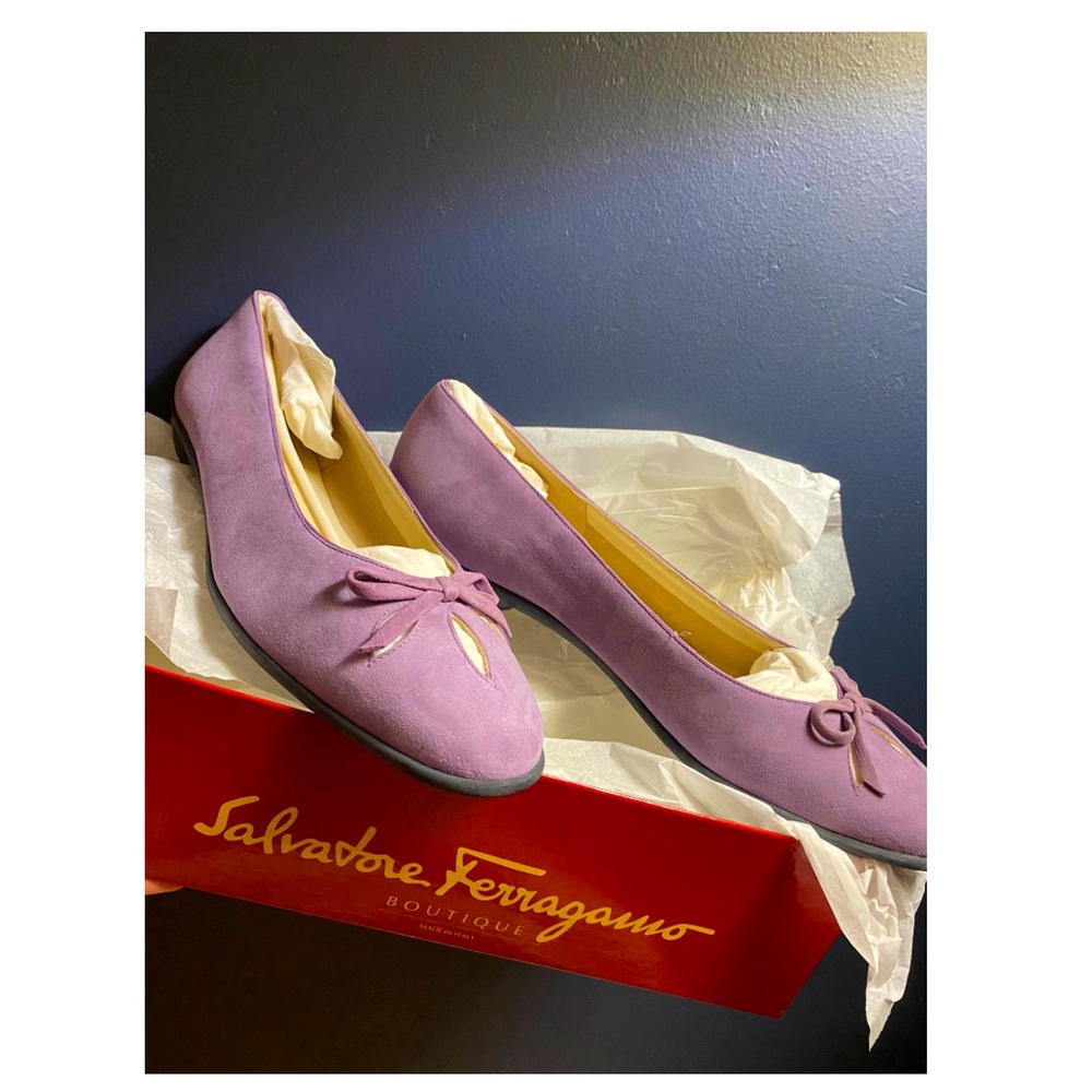 SALVATORE FERRAGAMO ✨NTW✨ lavender Suede Flats